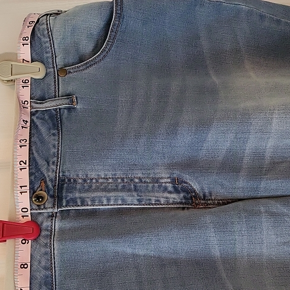 Ellos Cropped Frayed hem stretchy jeans - Picture 3 of 7